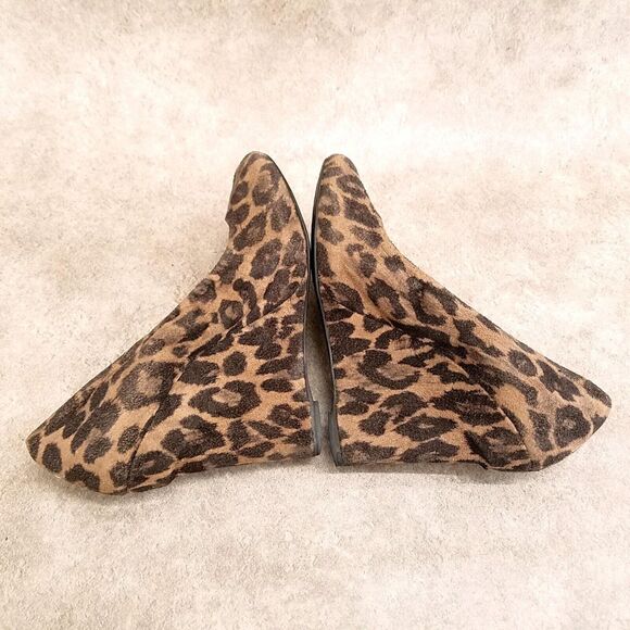 Vera Wang Lavender Womens Size 8 Brown Slip On Leopard Print 4" Wedge - Picture 8 of 11